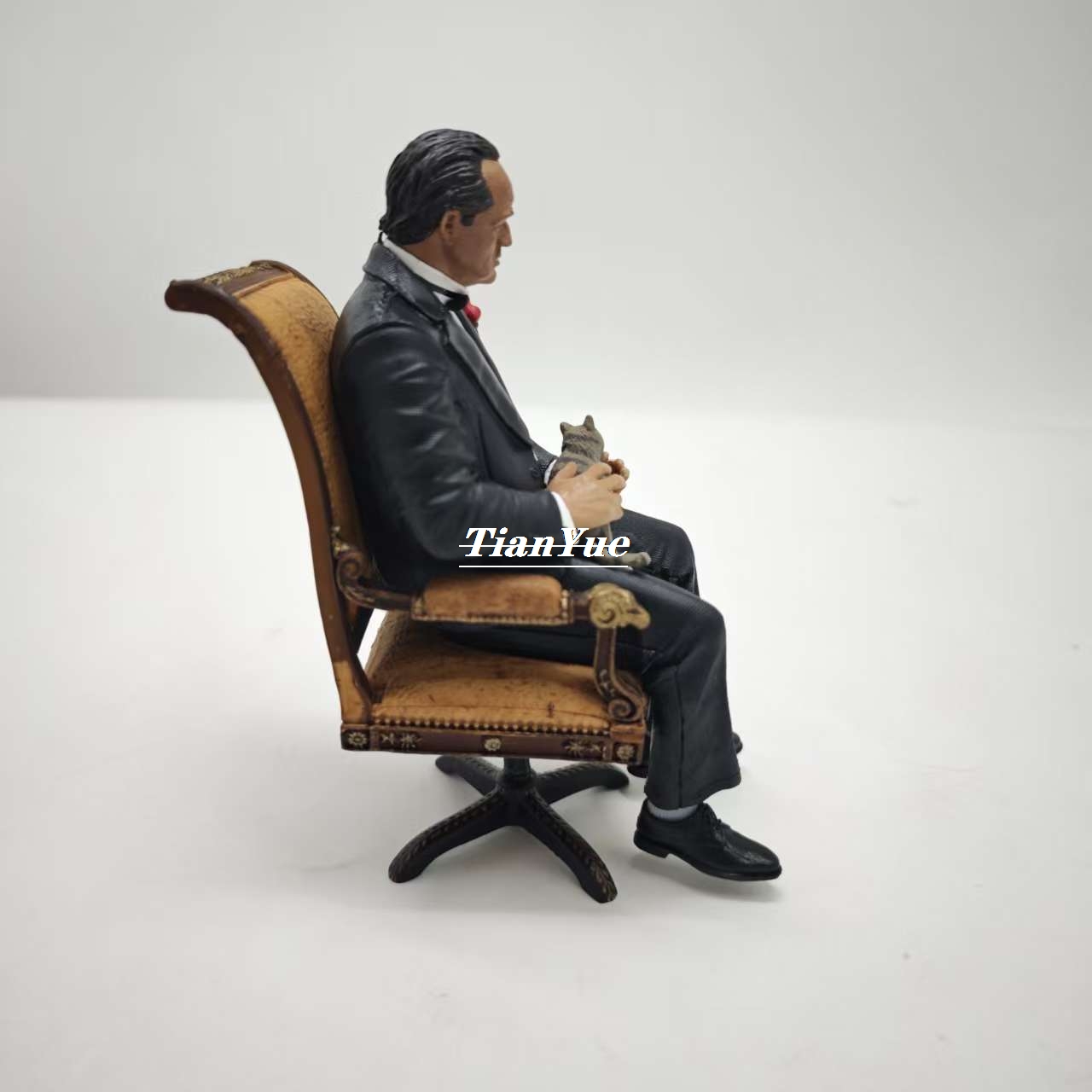 Mafya Baba Vito Corleone PVC f - Party Games Mafia incelemesi ve fiyatı